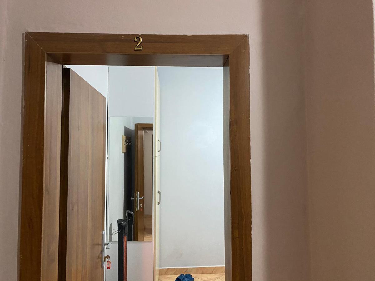 Guesthouse Sense Tirana Bagian luar foto